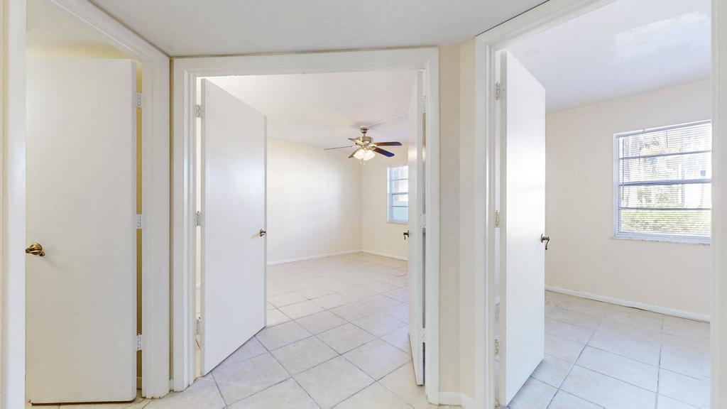 1530 SE Royal Green Circle N105