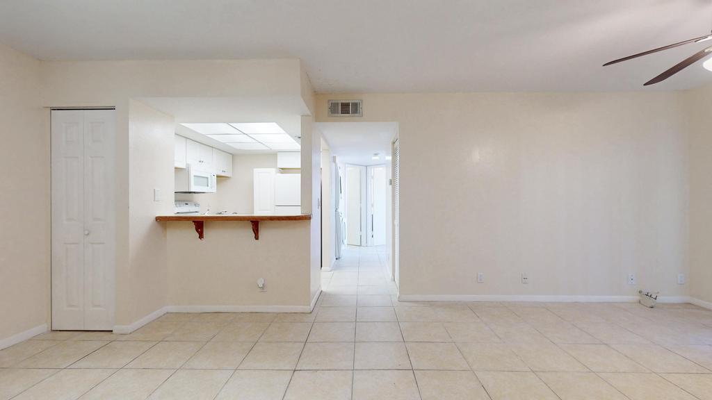 1530 SE Royal Green Circle N105