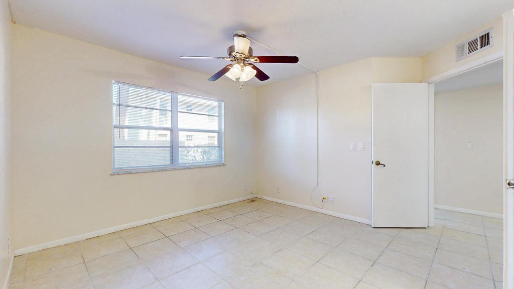 1530 SE Royal Green Circle N105