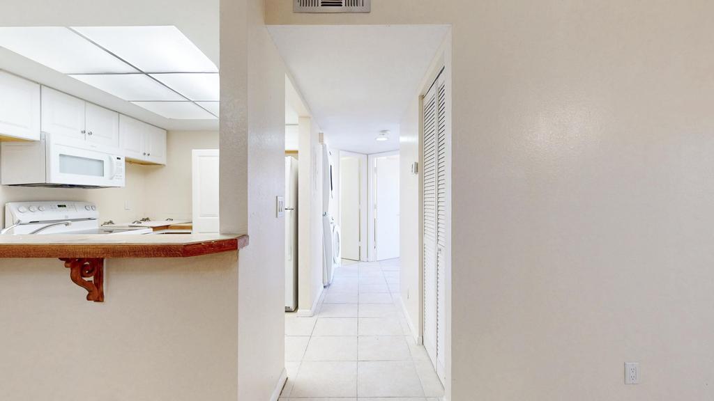 1530 SE Royal Green Circle N105