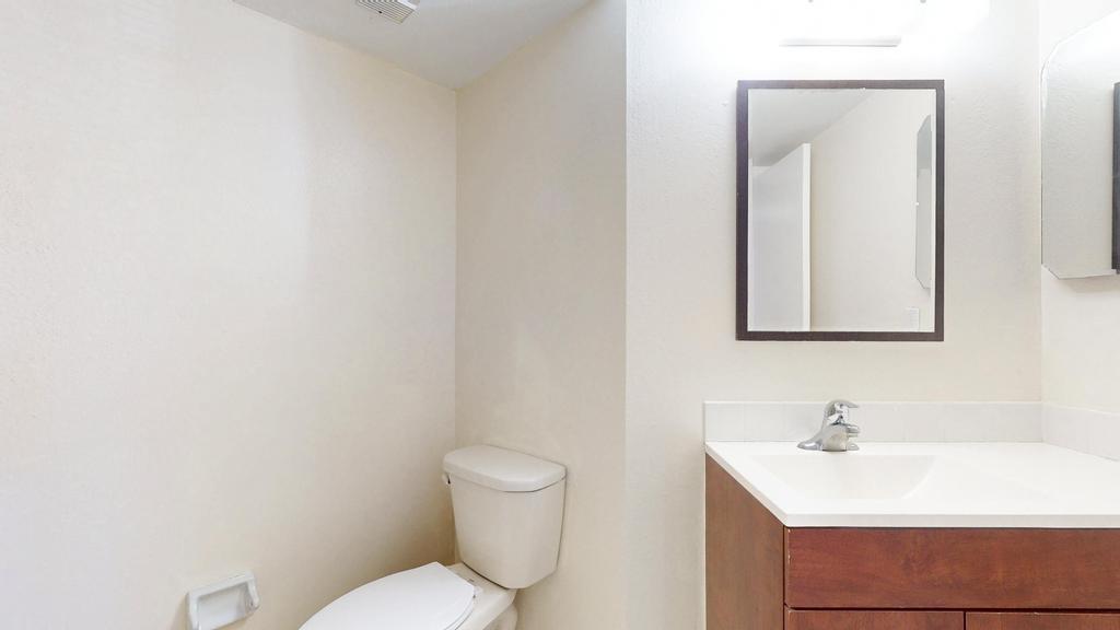 1530 SE Royal Green Circle N105