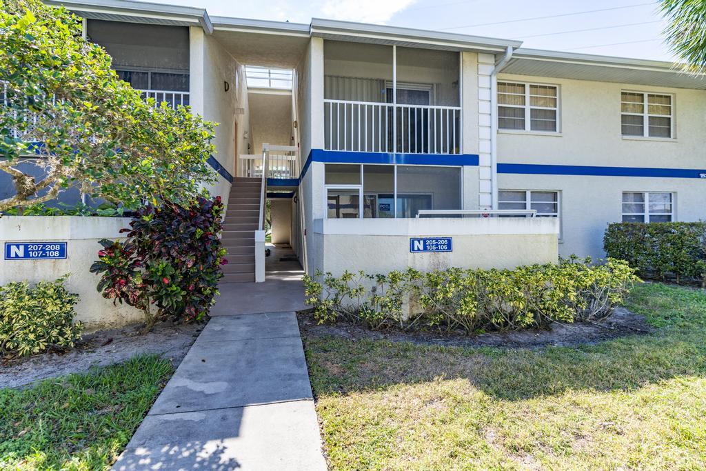 1530 SE Royal Green Circle N105