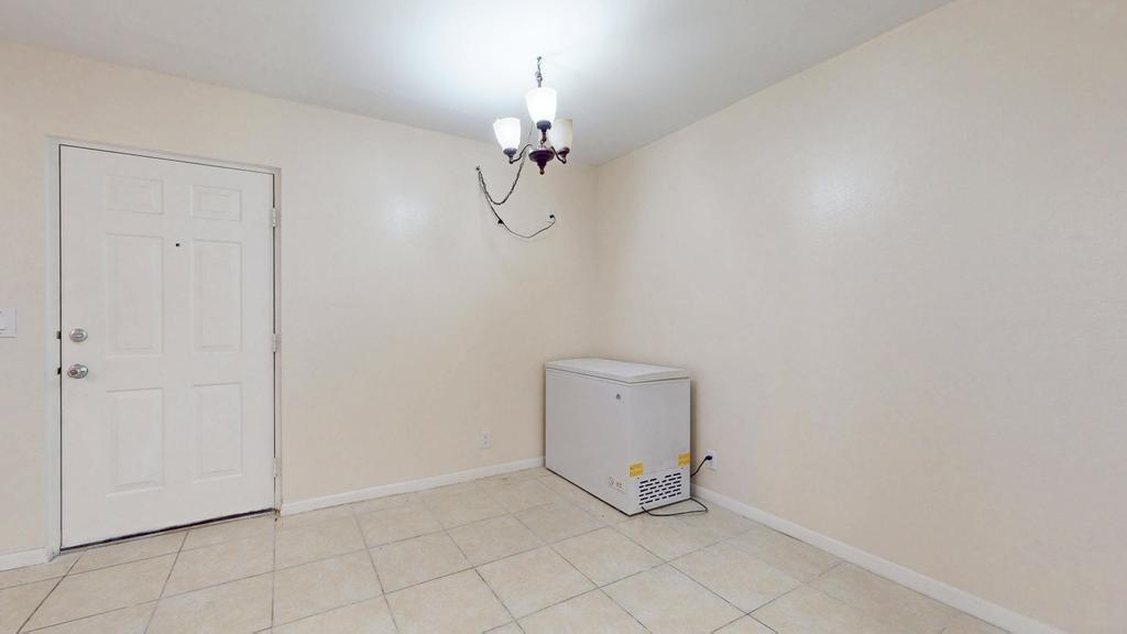 1530 SE Royal Green Circle N105