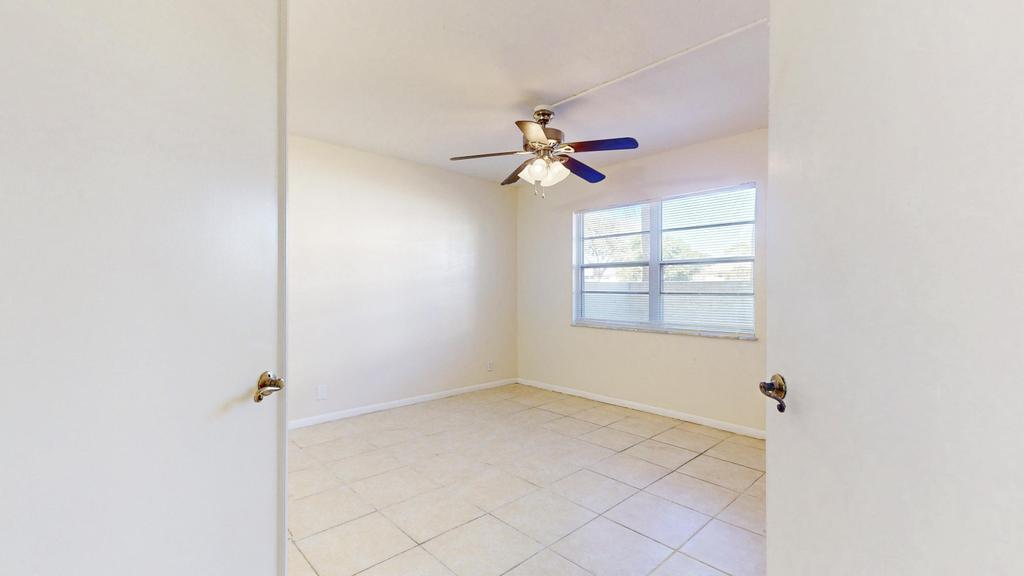 1530 SE Royal Green Circle N105