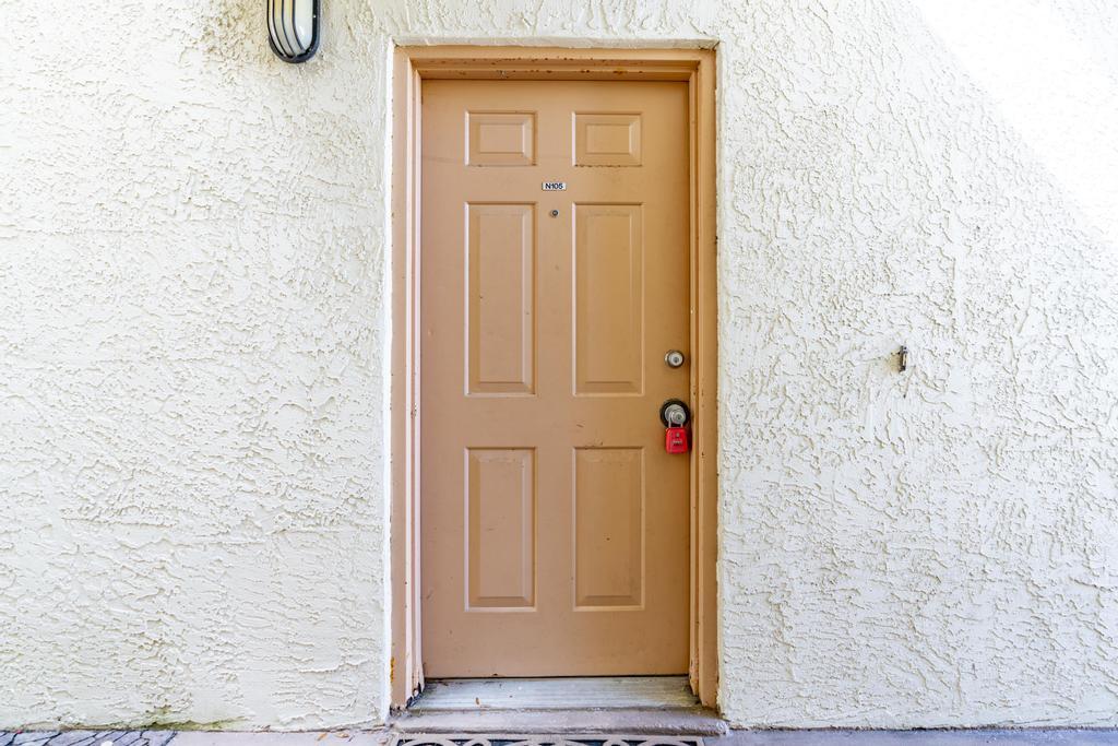 1530 SE Royal Green Circle N105