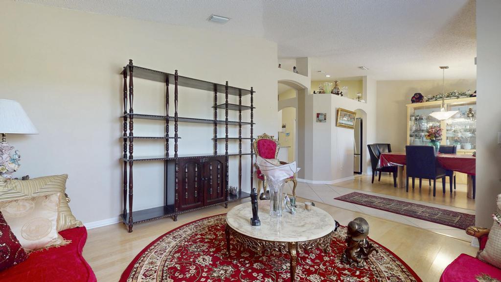 435 SW Ridgecrest Drive