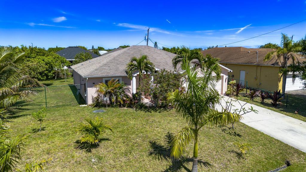 435 SW Ridgecrest Drive