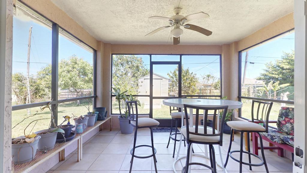 435 SW Ridgecrest Drive