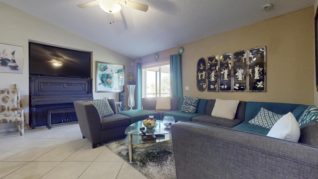 435 SW Ridgecrest Drive