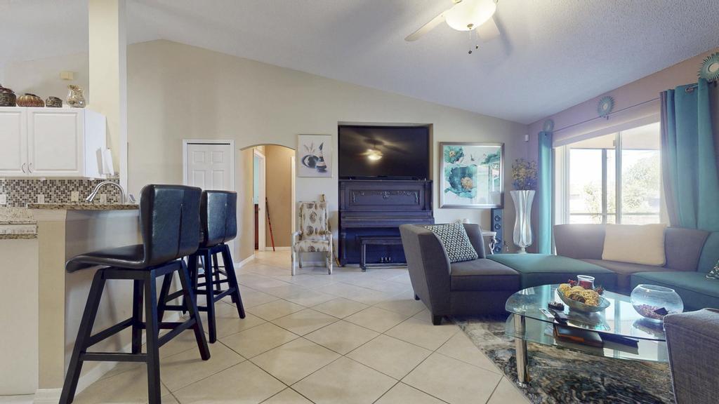 435 SW Ridgecrest Drive