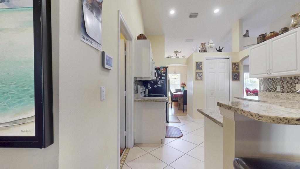435 SW Ridgecrest Drive