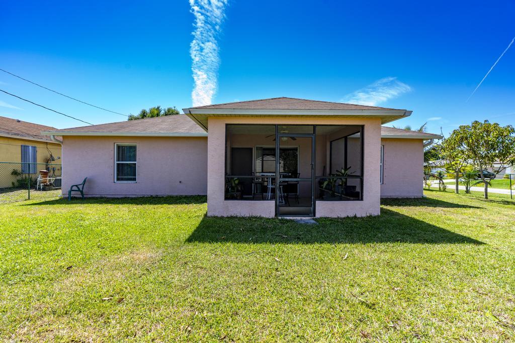 435 SW Ridgecrest Drive