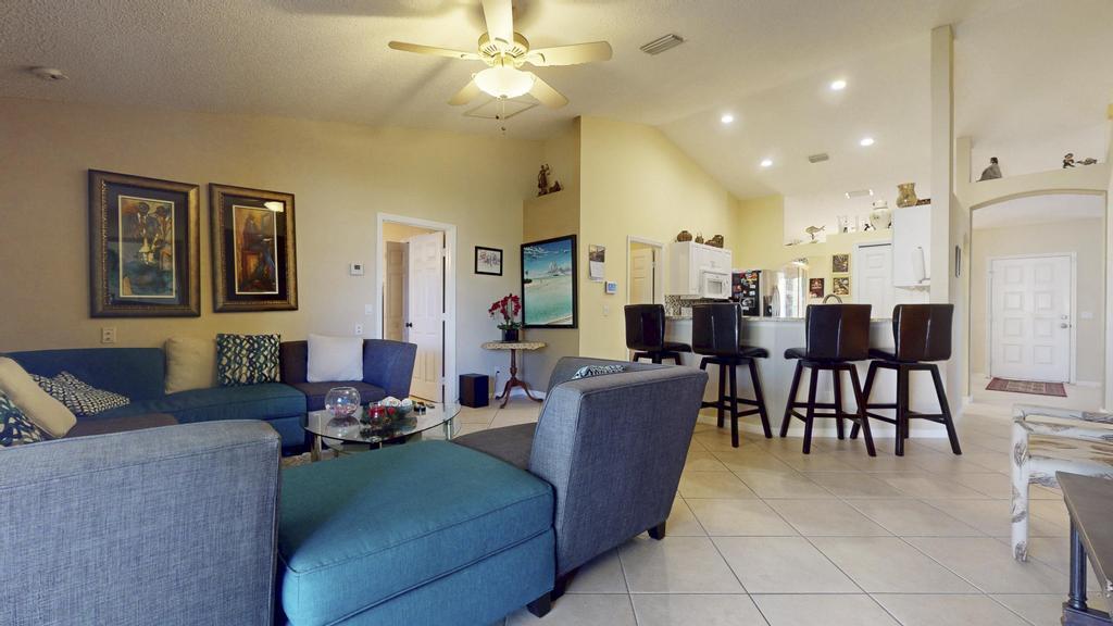 435 SW Ridgecrest Drive
