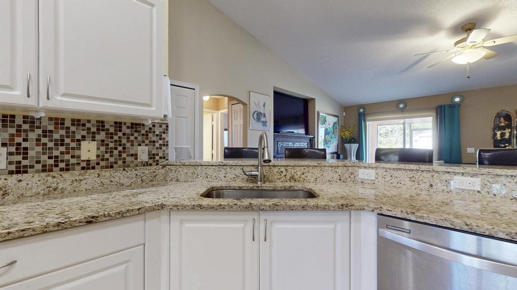 435 SW Ridgecrest Drive