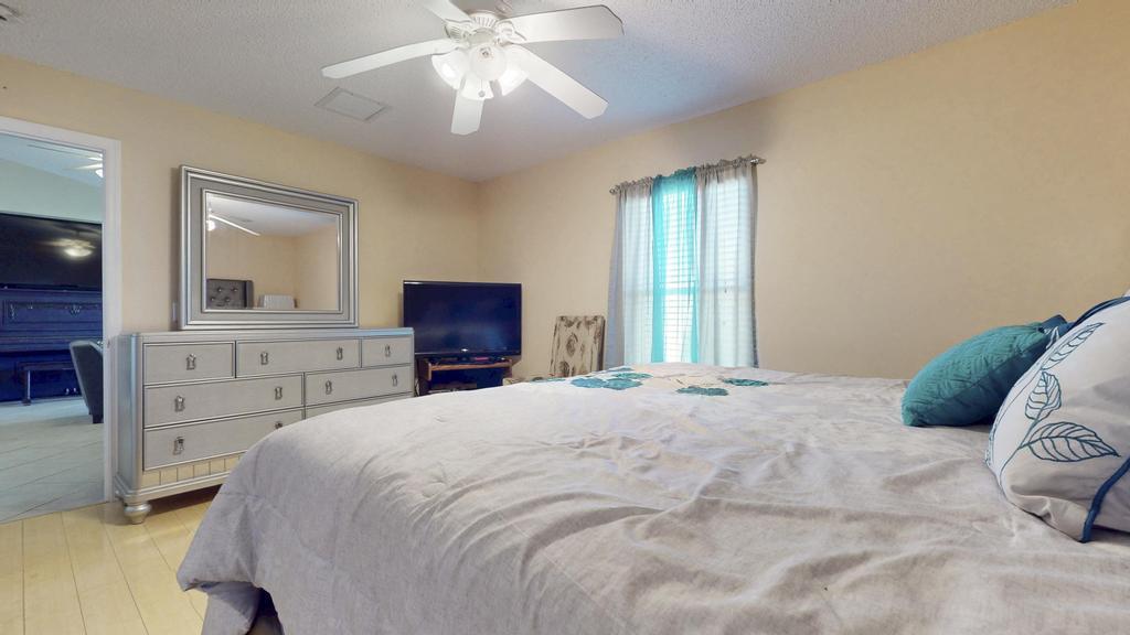 435 SW Ridgecrest Drive