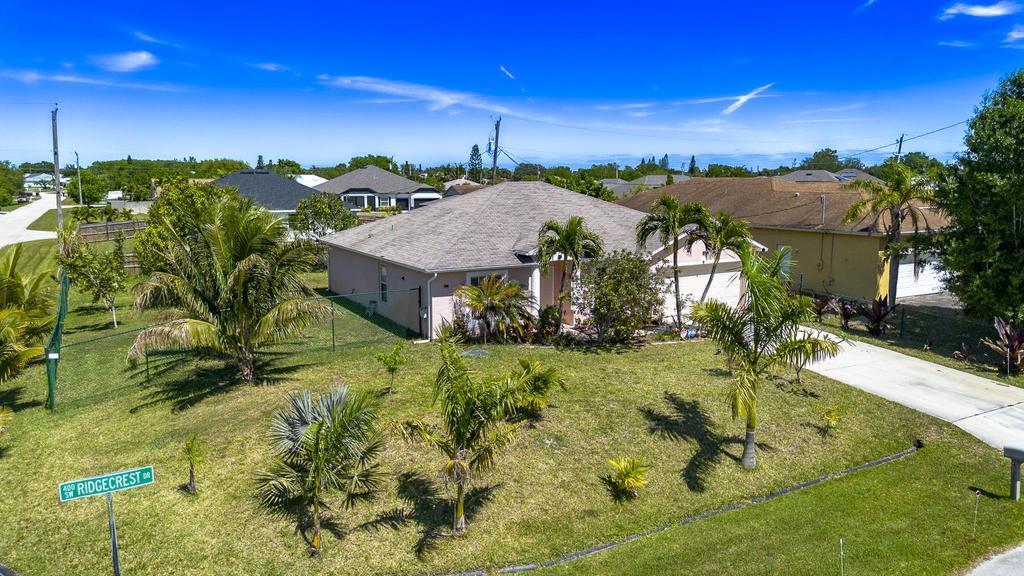 435 SW Ridgecrest Drive