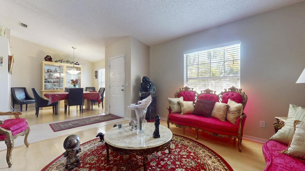 435 SW Ridgecrest Drive