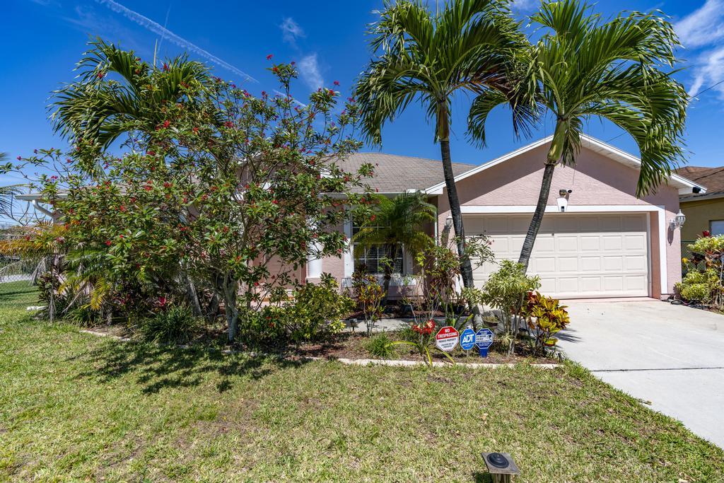 435 SW Ridgecrest Drive