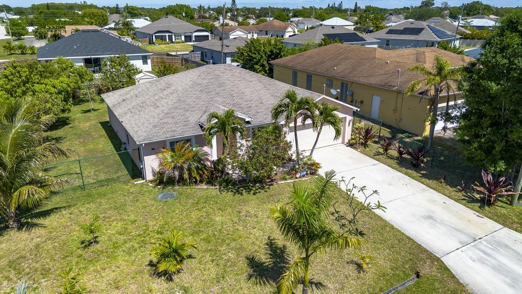 435 SW Ridgecrest Drive