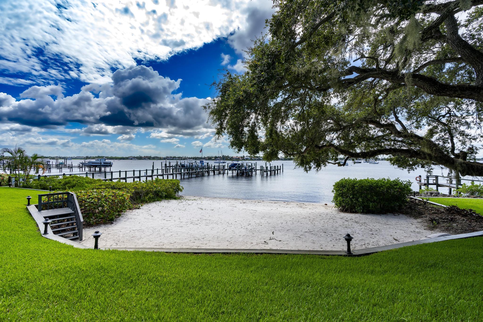 624 SW St Lucie Crescent 302