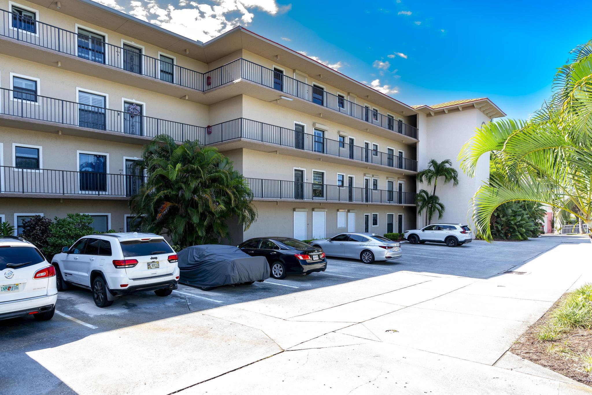 624 SW St Lucie Crescent 302