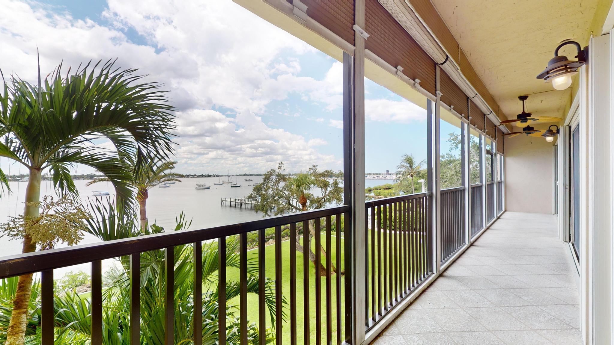 624 SW St Lucie Crescent 302