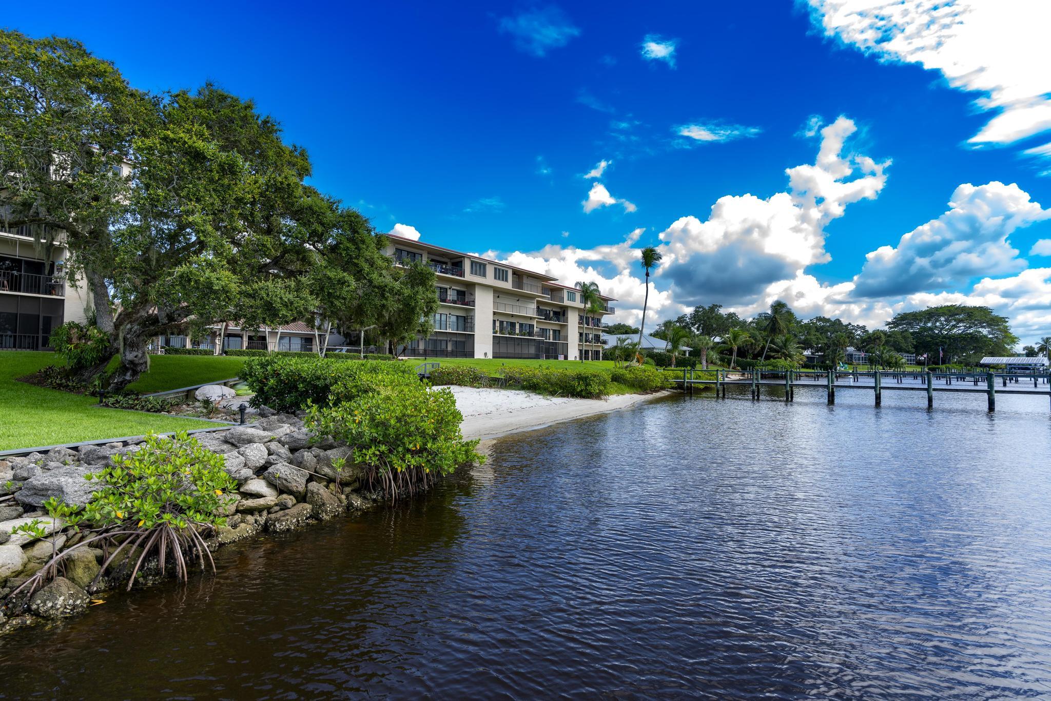 624 SW St Lucie Crescent 302