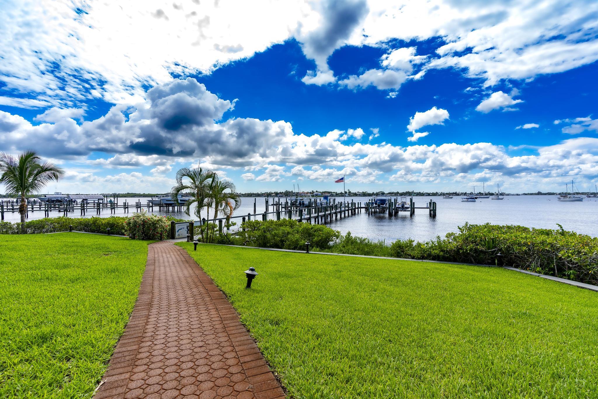 624 SW St Lucie Crescent 302