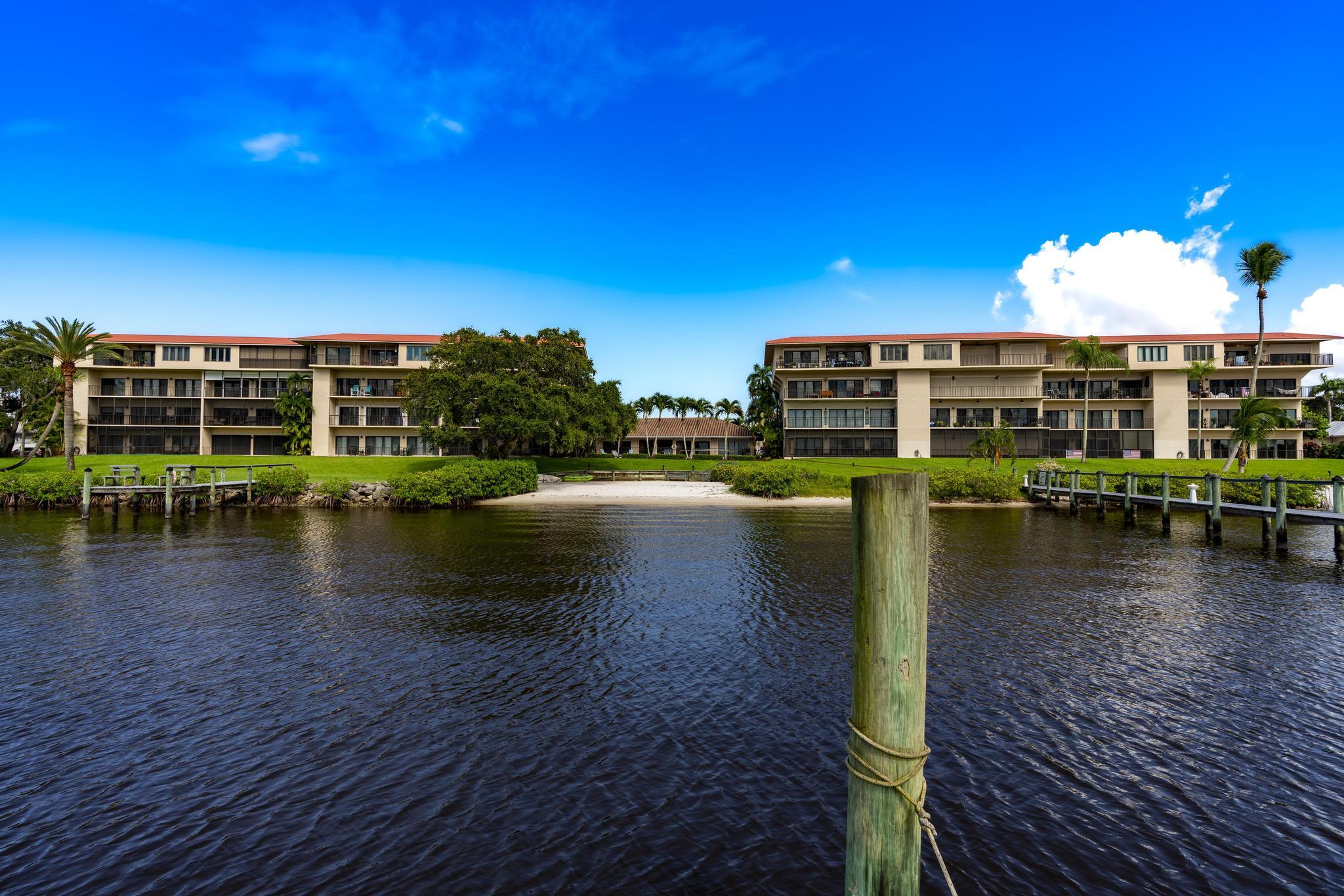 624 SW St Lucie Crescent 302