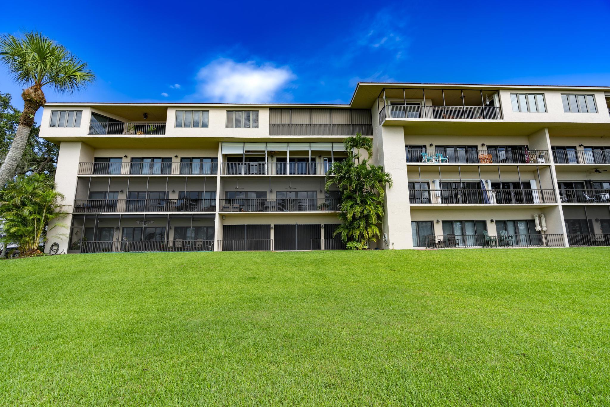 624 SW St Lucie Crescent 302