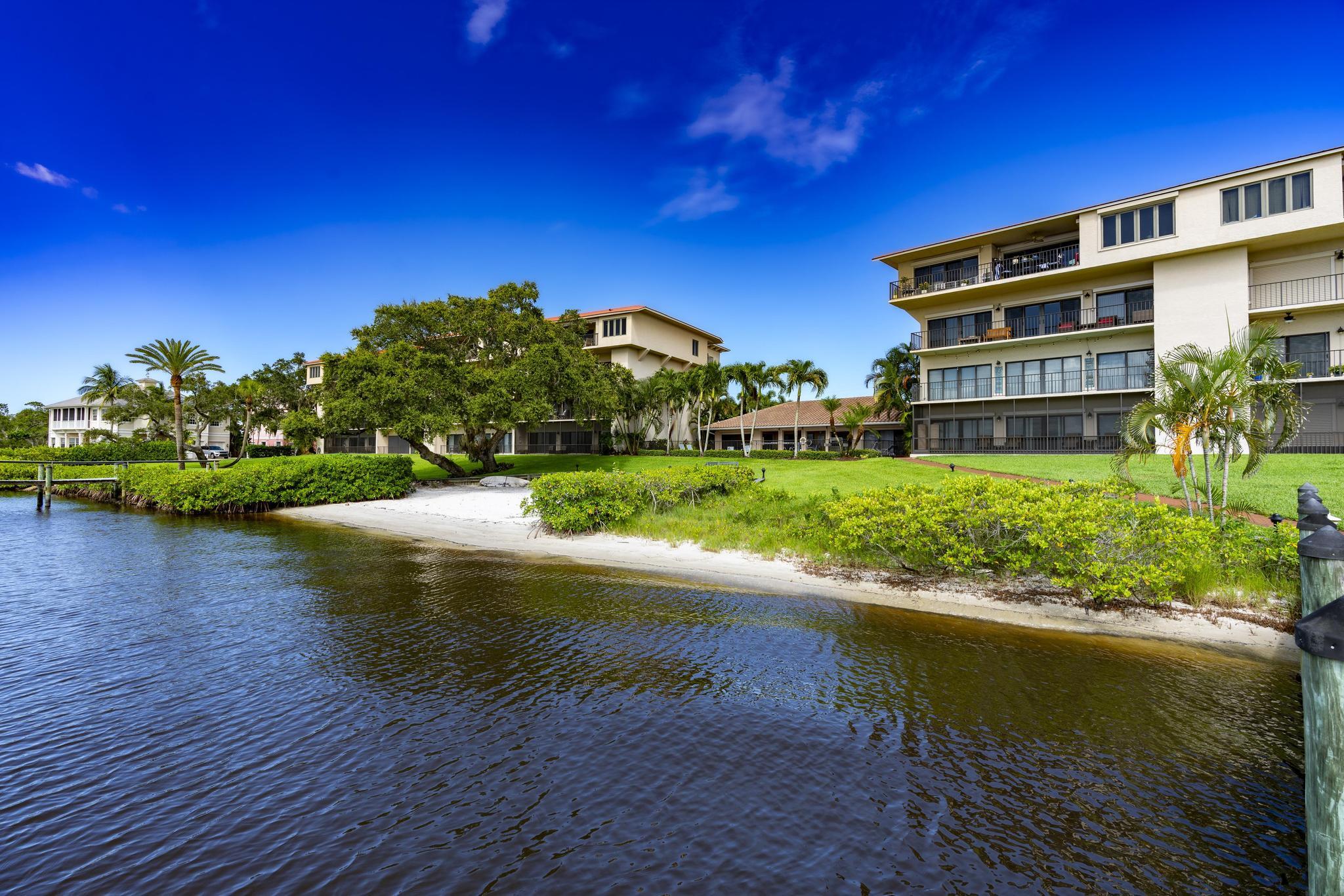624 SW St Lucie Crescent 302