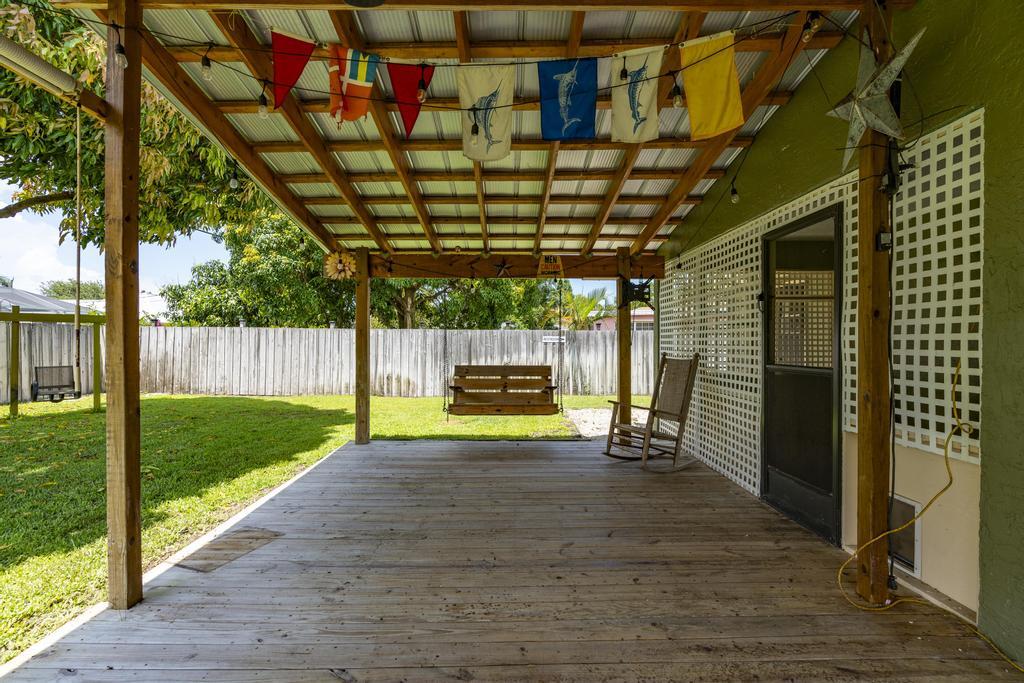 2569 SE Grand Drive