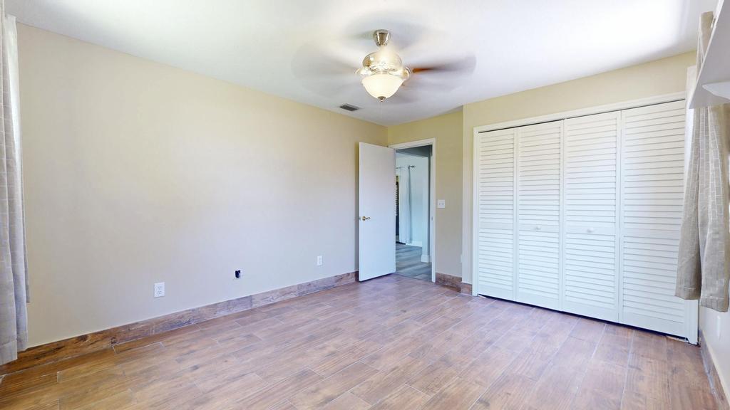 2569 SE Grand Drive