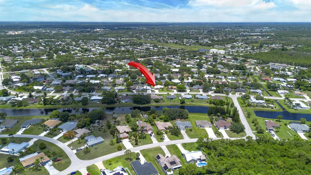 2569 SE Grand Drive
