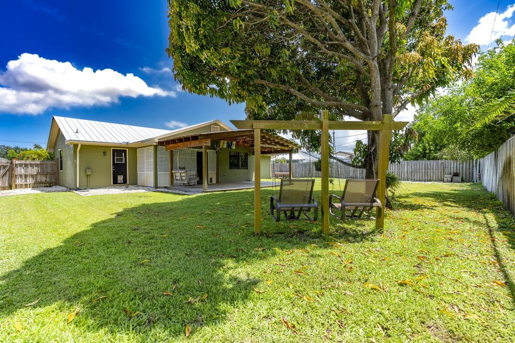 2569 SE Grand Drive
