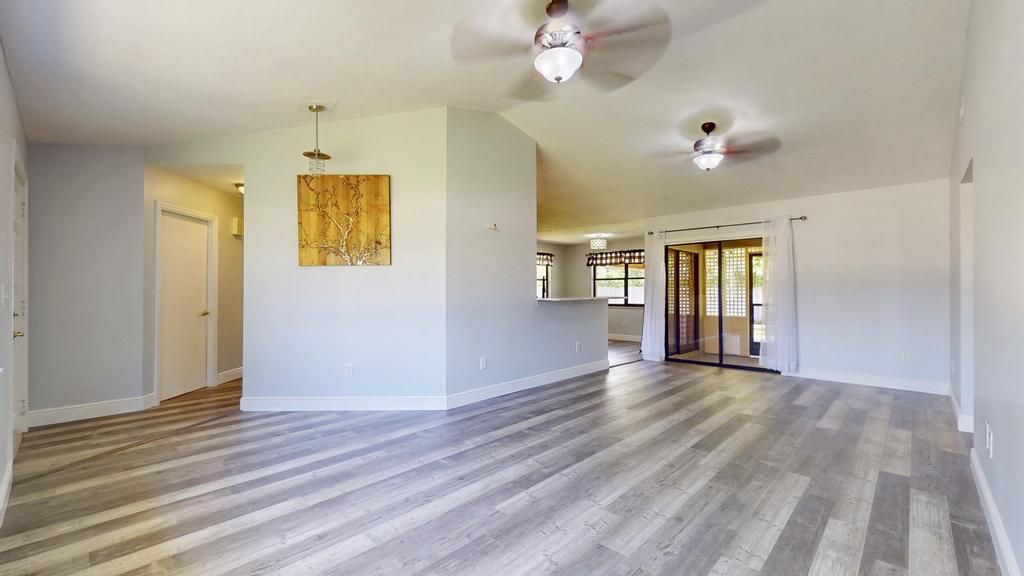 2569 SE Grand Drive