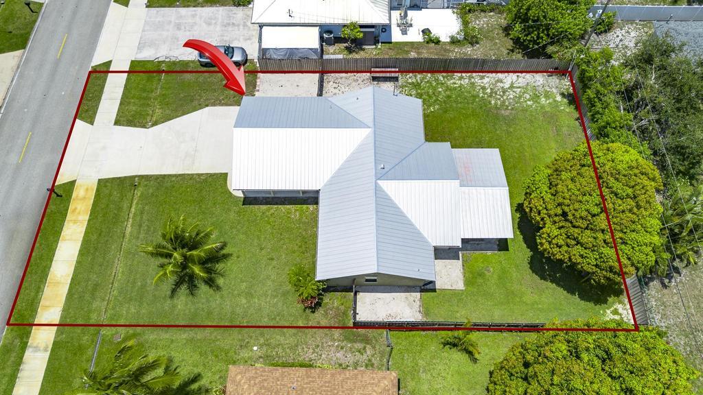 2569 SE Grand Drive