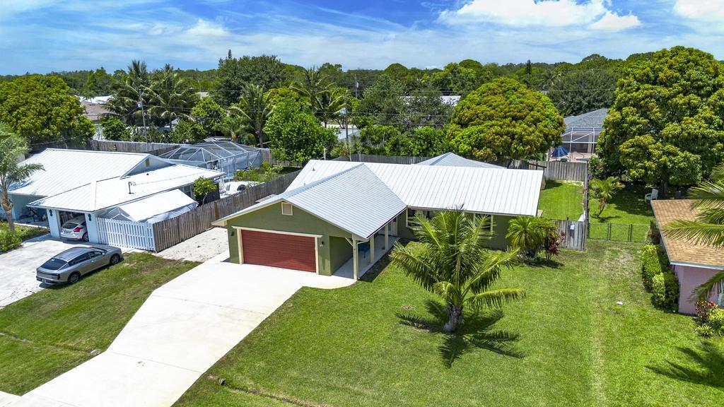 2569 SE Grand Drive