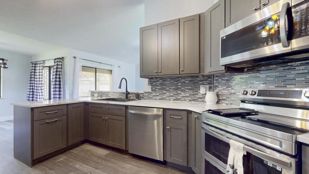 2569 SE Grand Drive