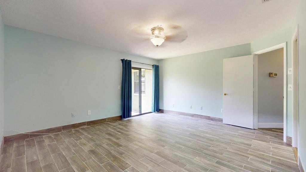 2569 SE Grand Drive