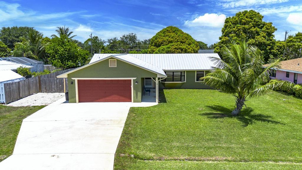 2569 SE Grand Drive