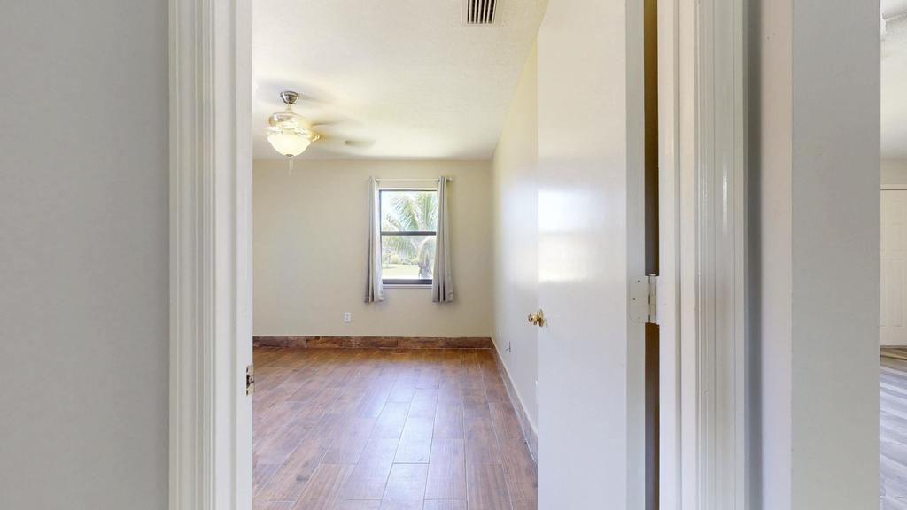 2569 SE Grand Drive