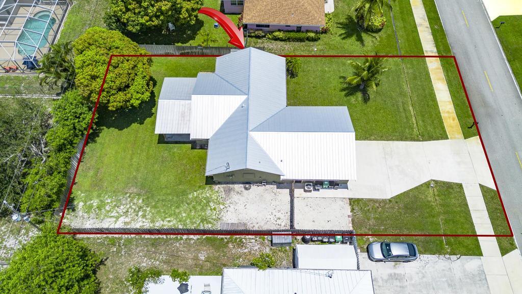 2569 SE Grand Drive