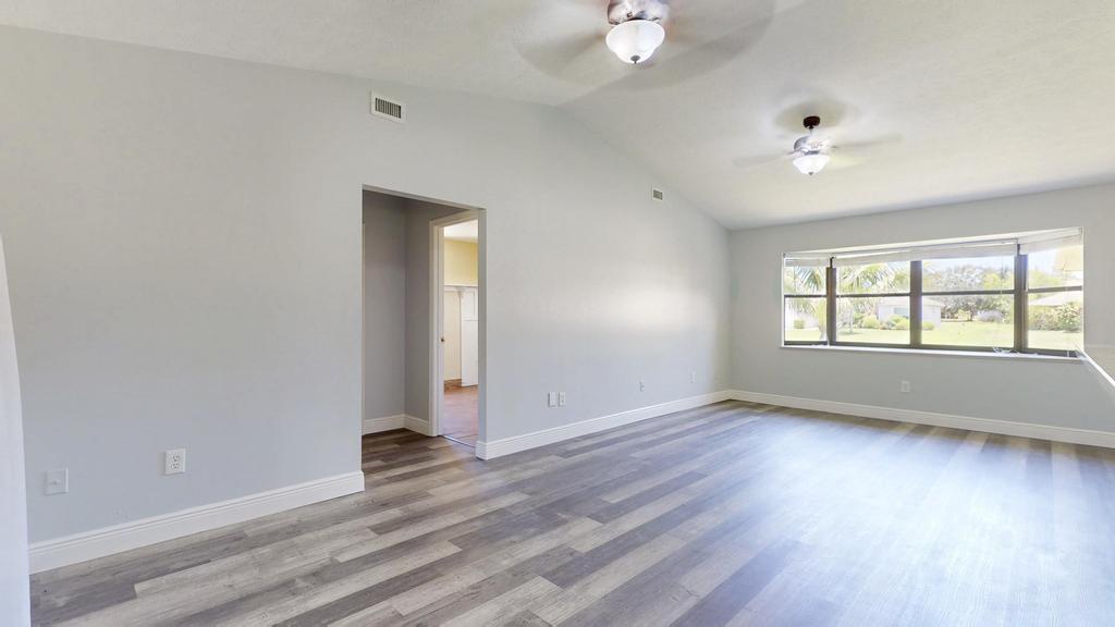 2569 SE Grand Drive