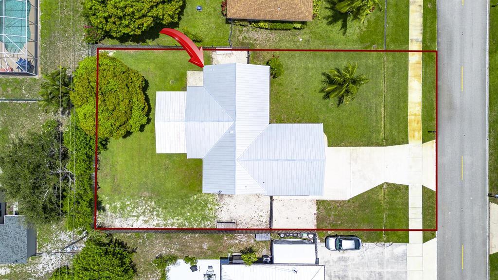 2569 SE Grand Drive