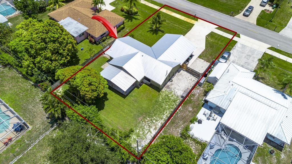 2569 SE Grand Drive