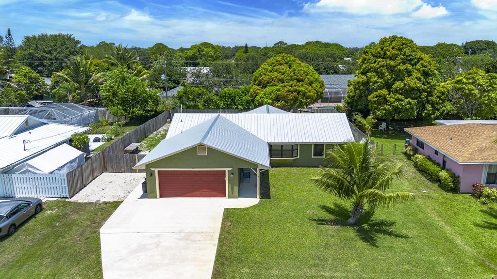 2569 SE Grand Drive