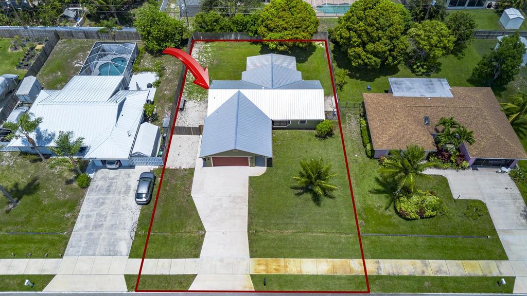 2569 SE Grand Drive