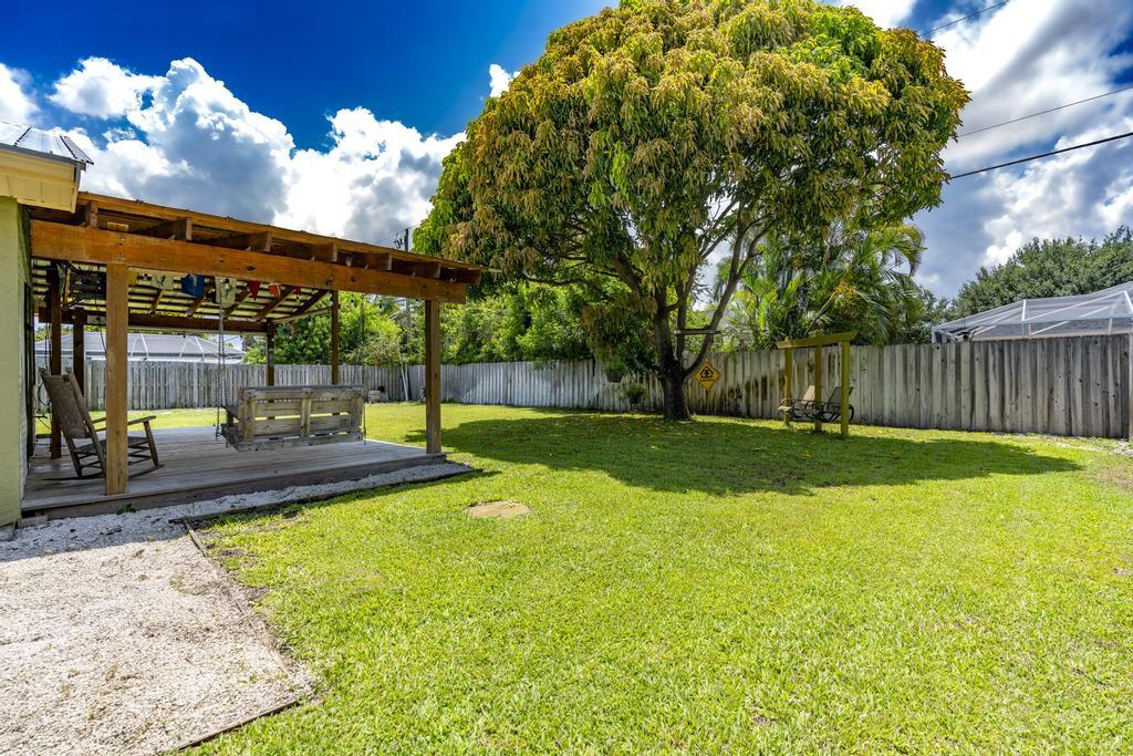 2569 SE Grand Drive