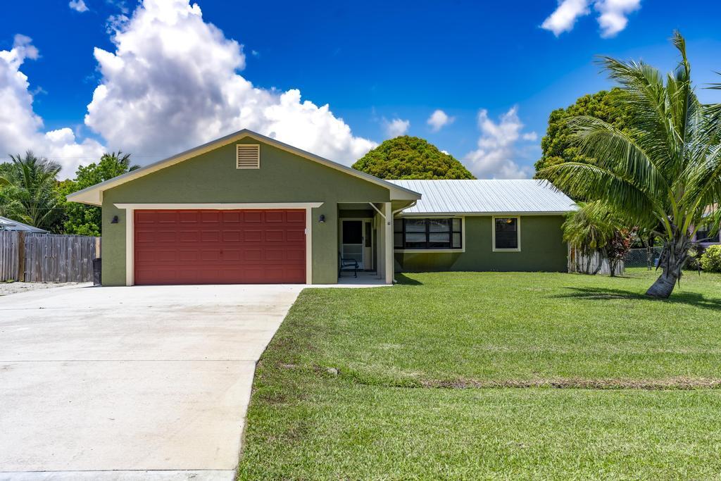 2569 SE Grand Drive